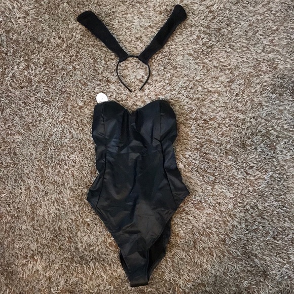 Sexy bunny outfit/costume - Picture 1 of 7